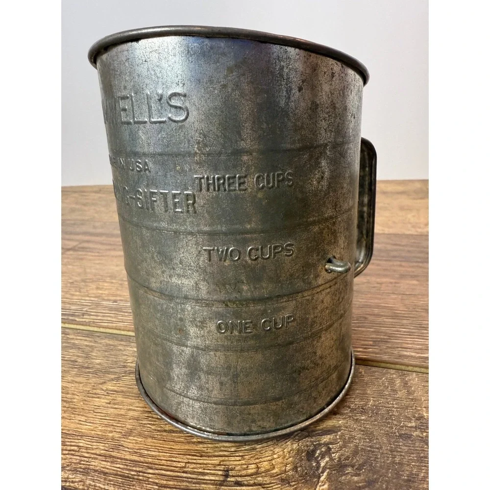 Vintage Bromwells Measuring Sifter 3‎ Cup Flour Sifter Kitchen Baking Tool
